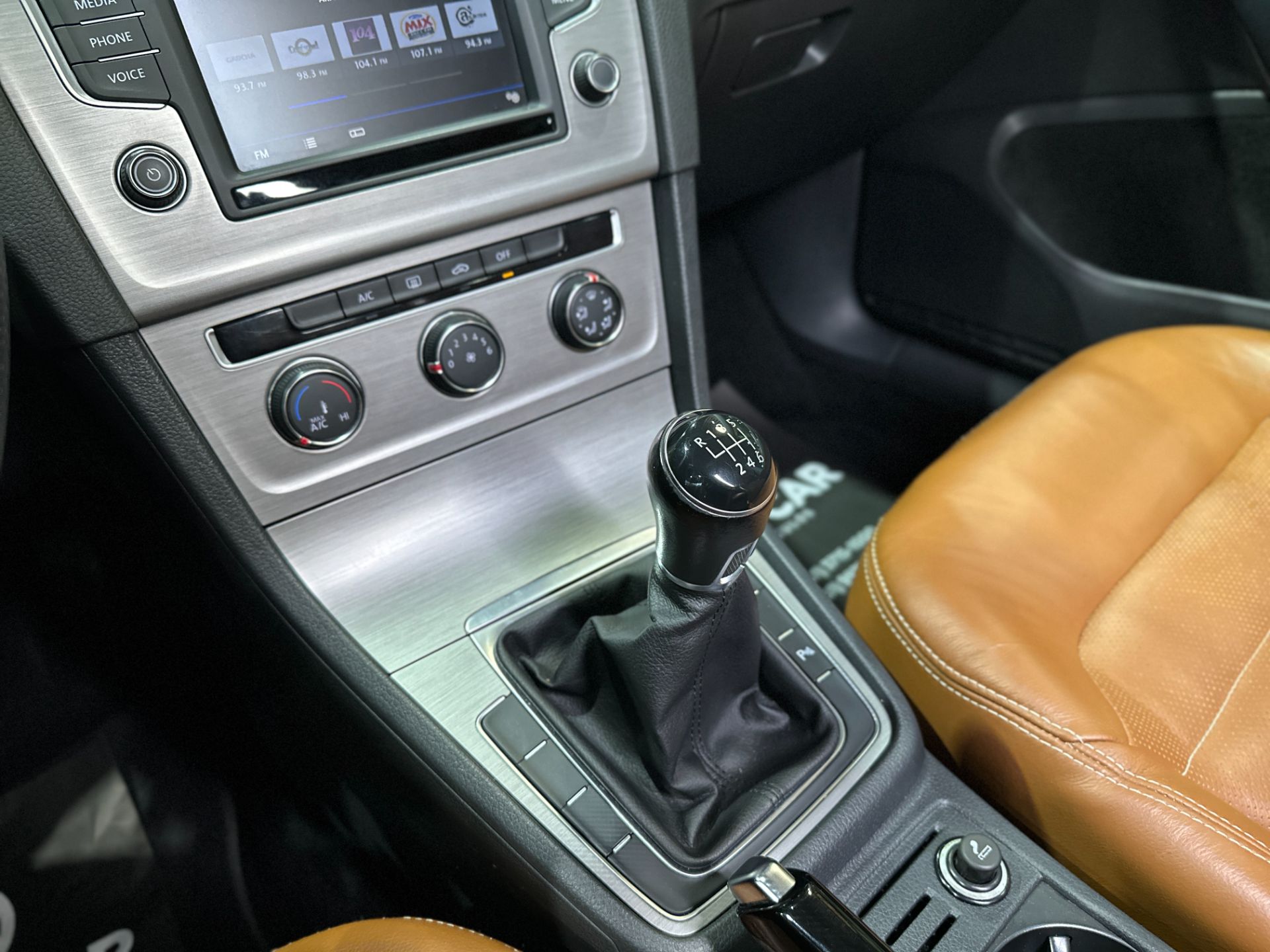VOLKSWAGEN GOLF COMFORTLINE 1.0 TSI MANUAL
