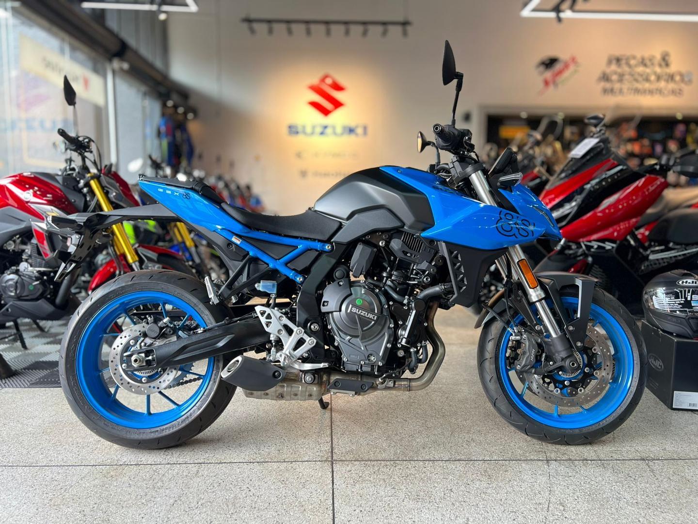 SUZUKI GSX-8S