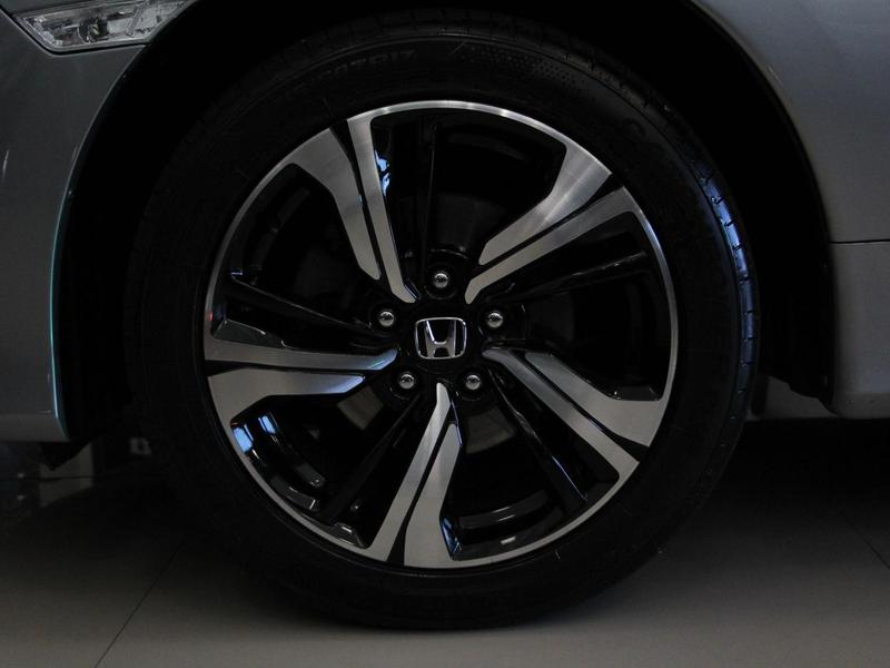 Honda Civic Touring CVT - foto 17