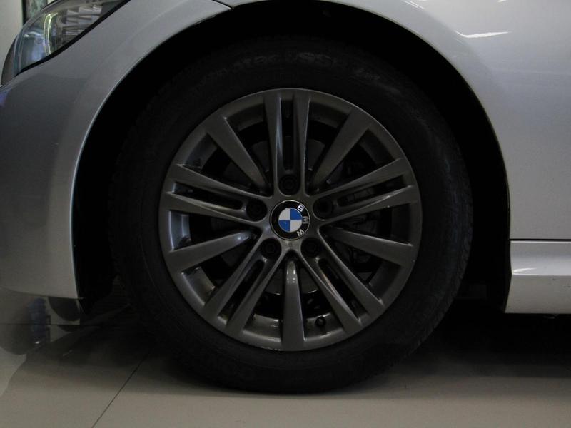 BMW 320i Pg 51 - foto 16