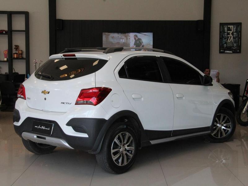 Chevrolet Onix 14mt Act - foto 4