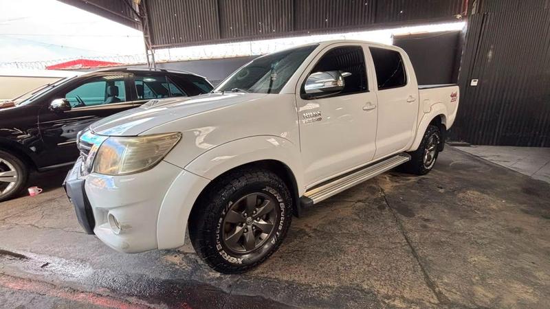 TOYOTA HILUX CD4X4 SRV