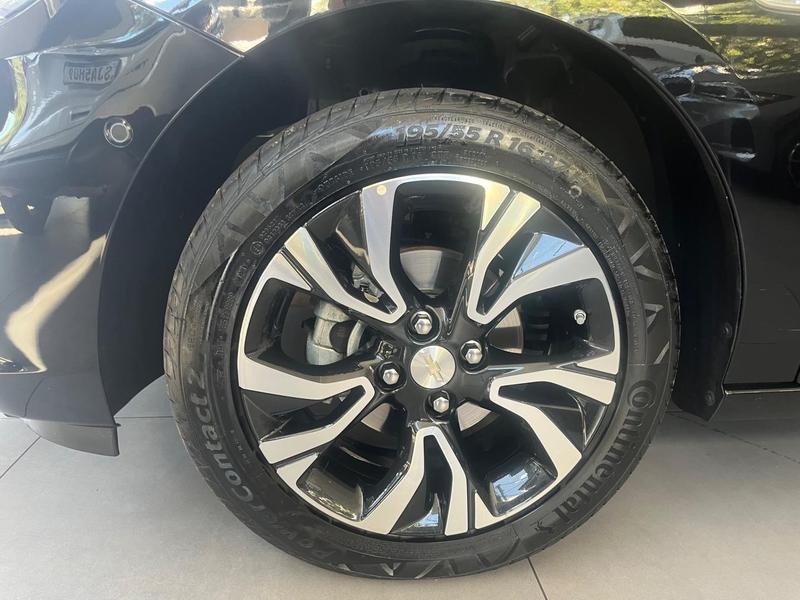 Chevrolet Onix Plus 10tat - foto 11