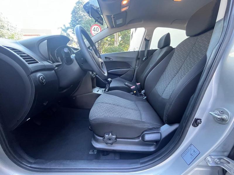 Hyundai HB20 1.0 confort plus - foto 8