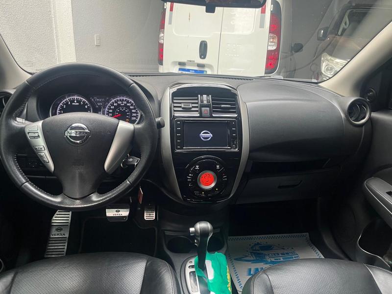 Nissan Versa 16uniquecvt - foto 12