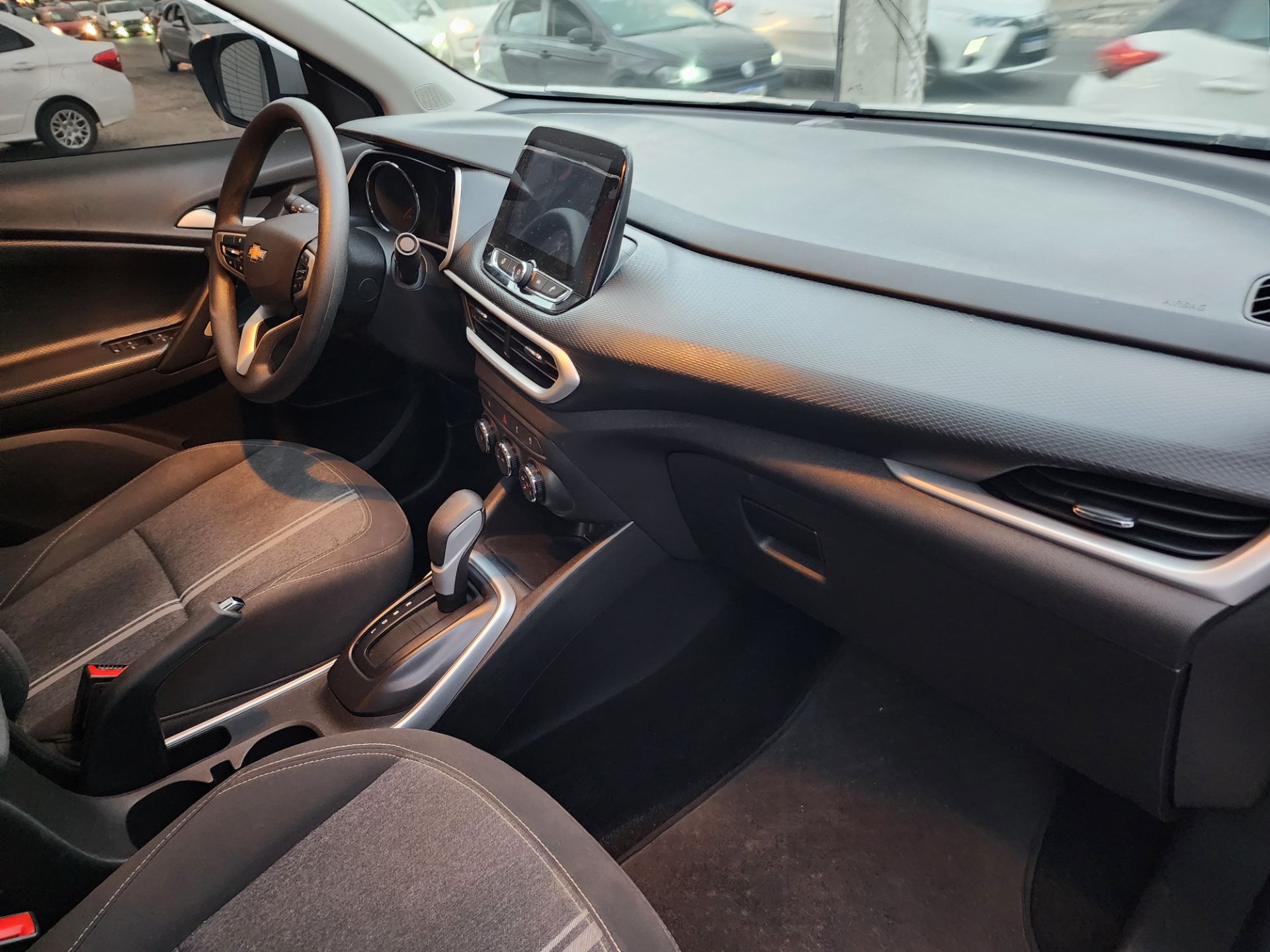 CHEVROLET tracker t a lt