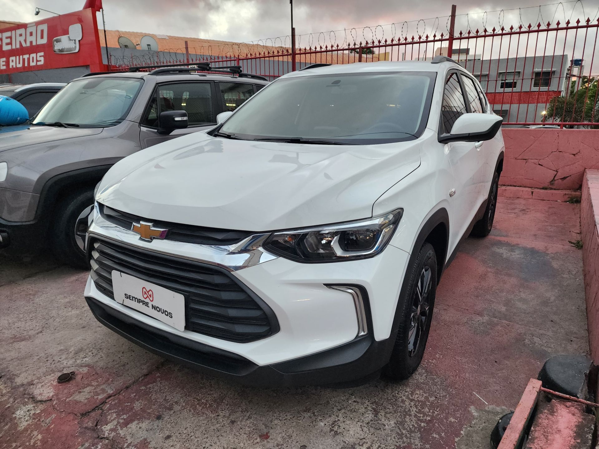 CHEVROLET tracker t a lt