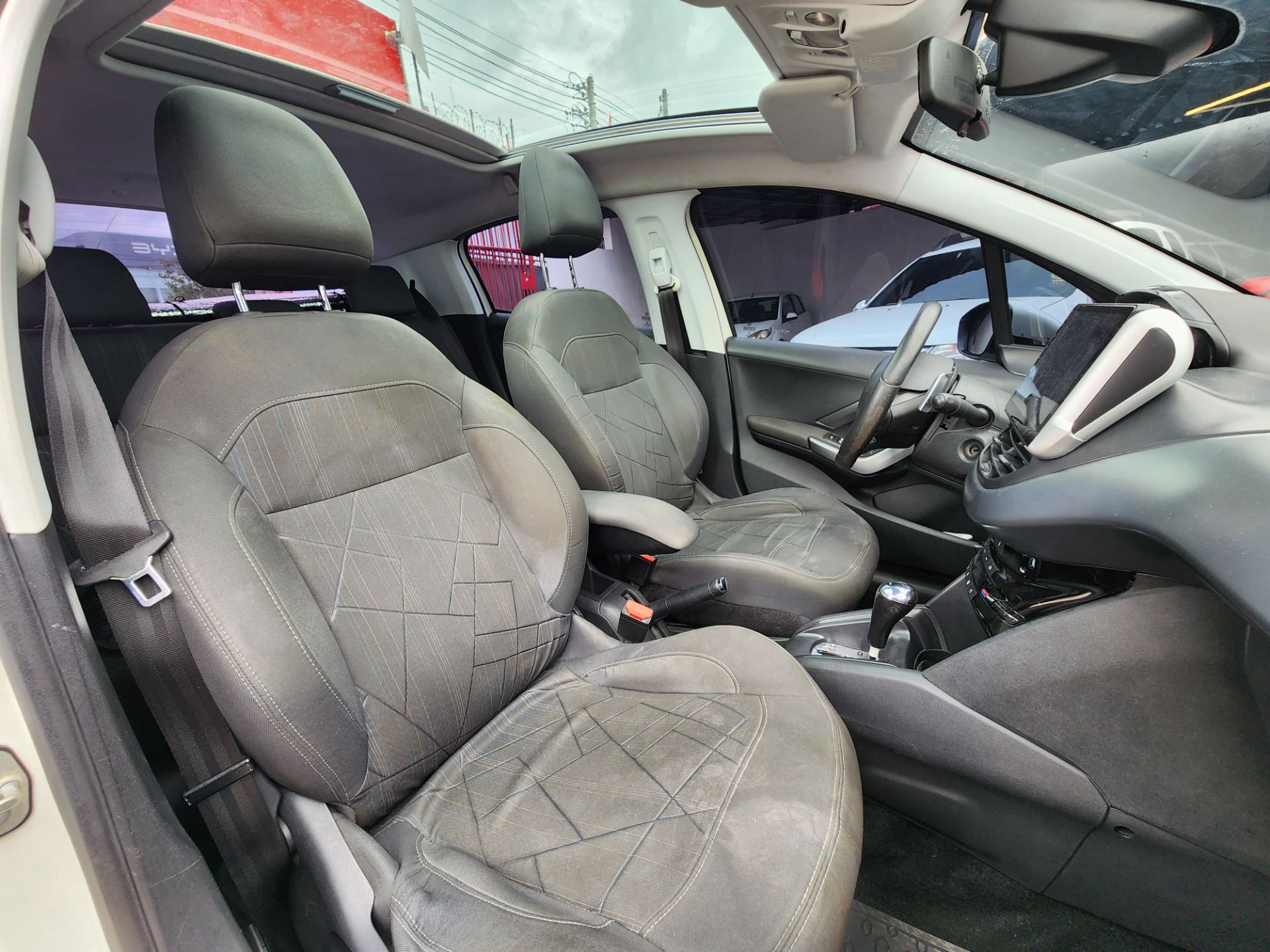 PEUGEOT 208 griffe a