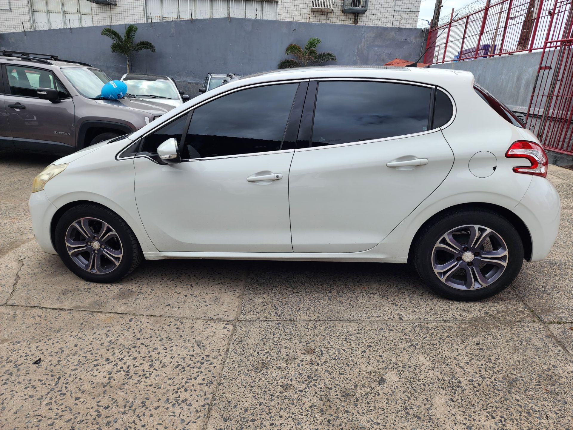 PEUGEOT 208 griffe a