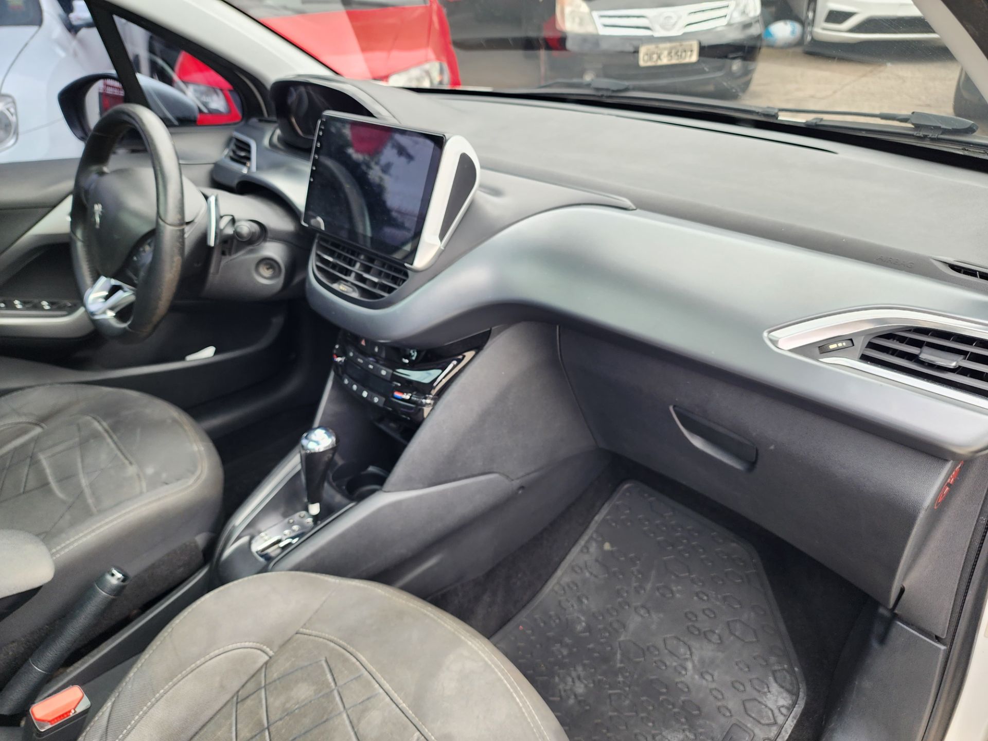 PEUGEOT 208 griffe a