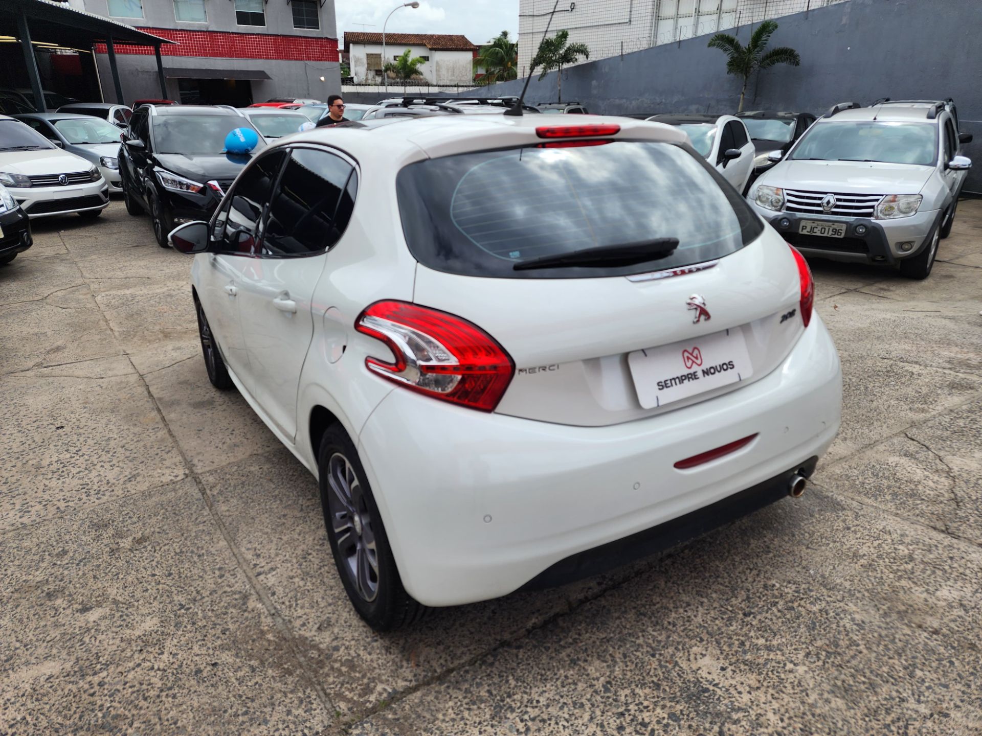 PEUGEOT 208 griffe a
