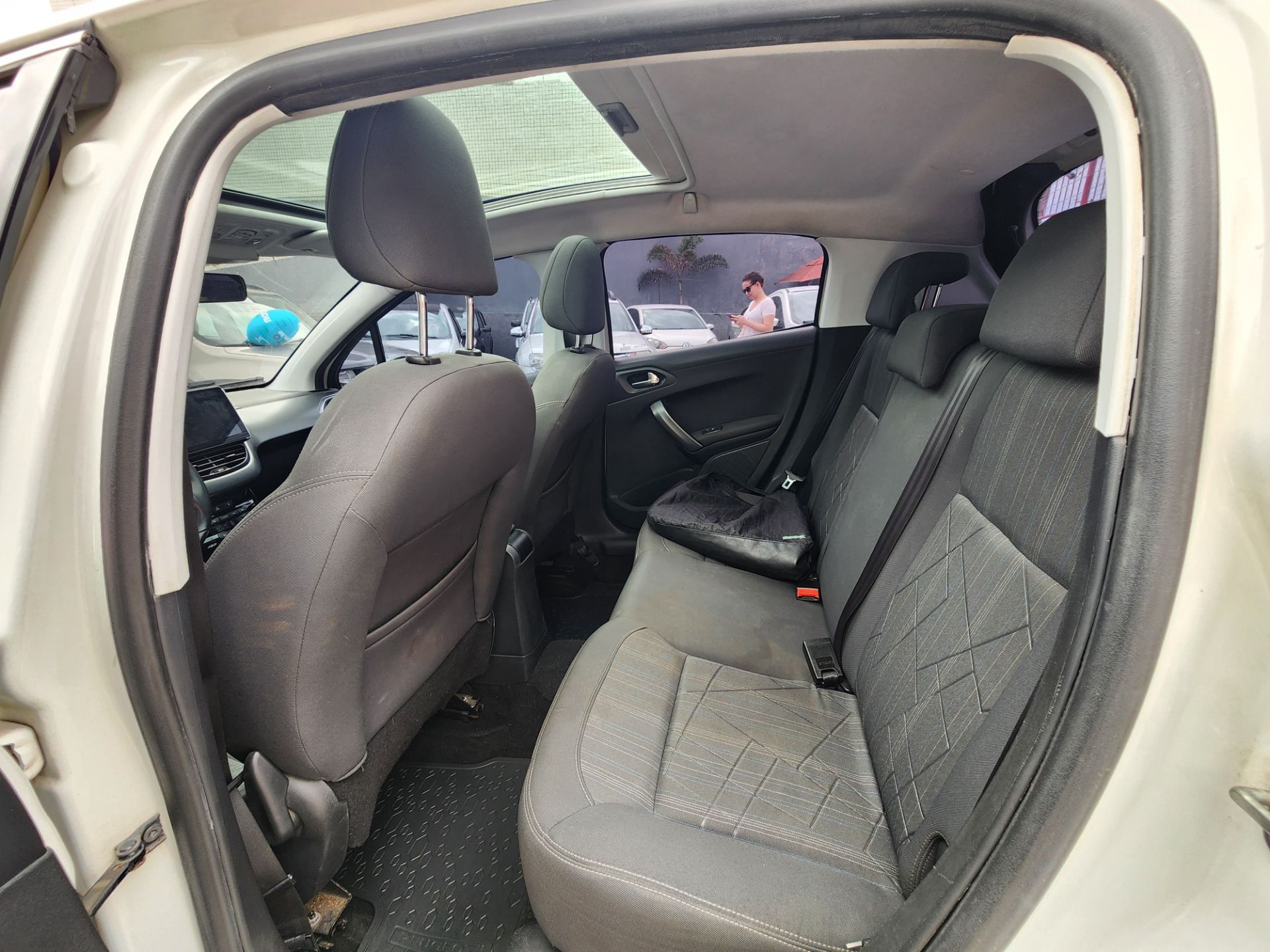 PEUGEOT 208 griffe a