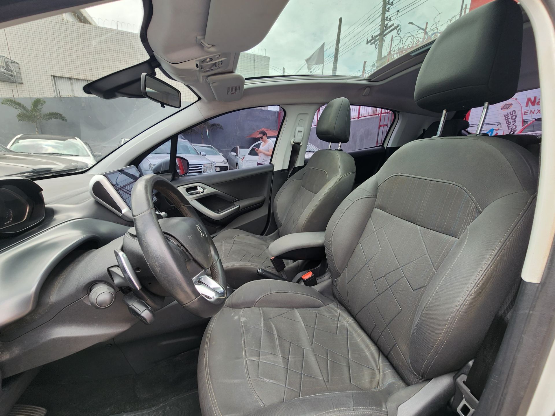 PEUGEOT 208 griffe a