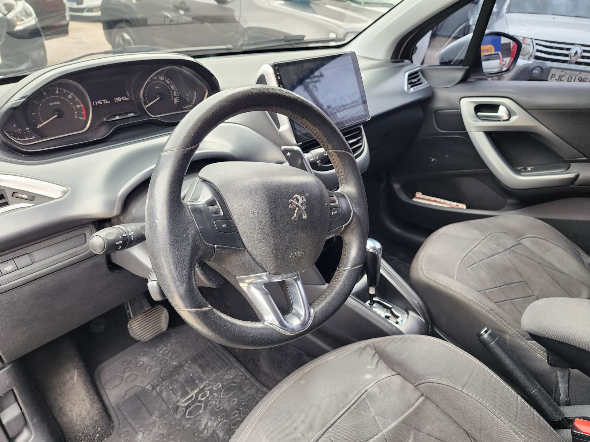 PEUGEOT 208 griffe a