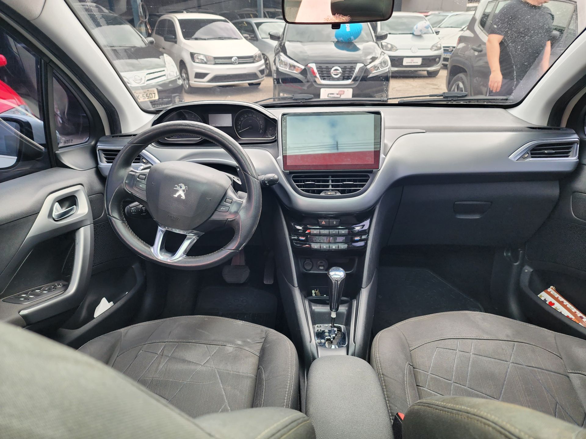 PEUGEOT 208 griffe a