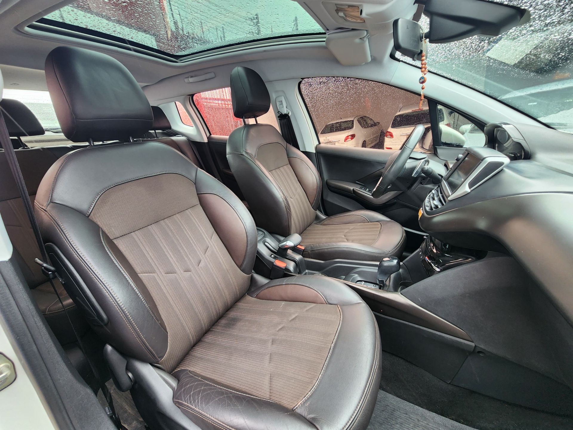 PEUGEOT 2008 griffe at