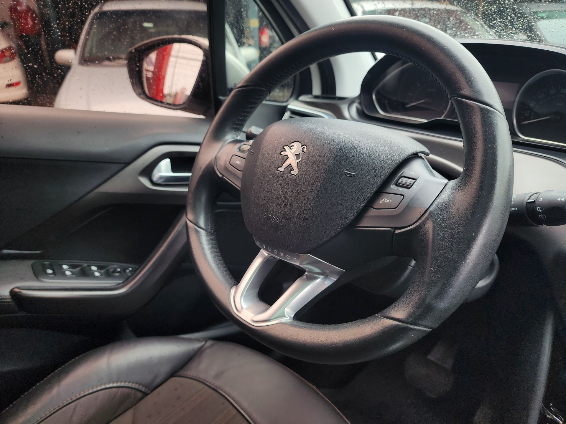 PEUGEOT 2008 griffe at