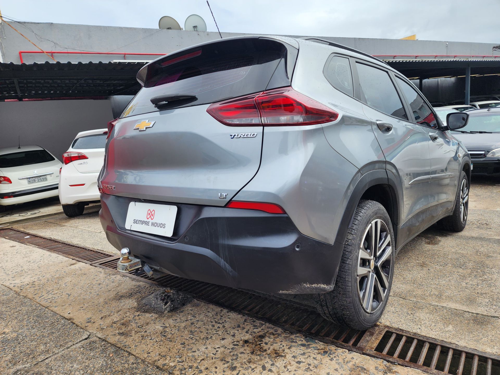 CHEVROLET tracker t a lt