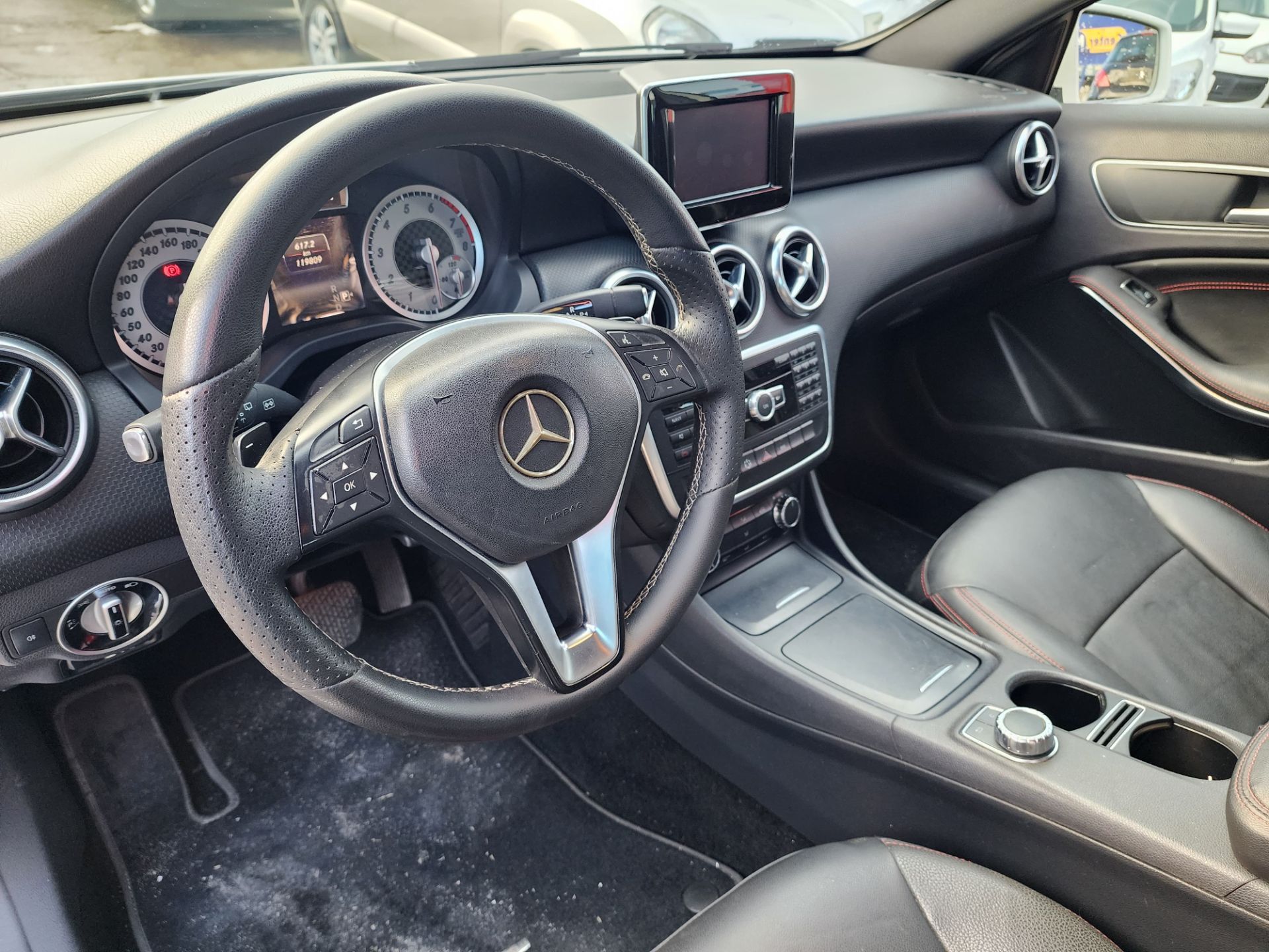 MERCEDES-BENZ a200turbo