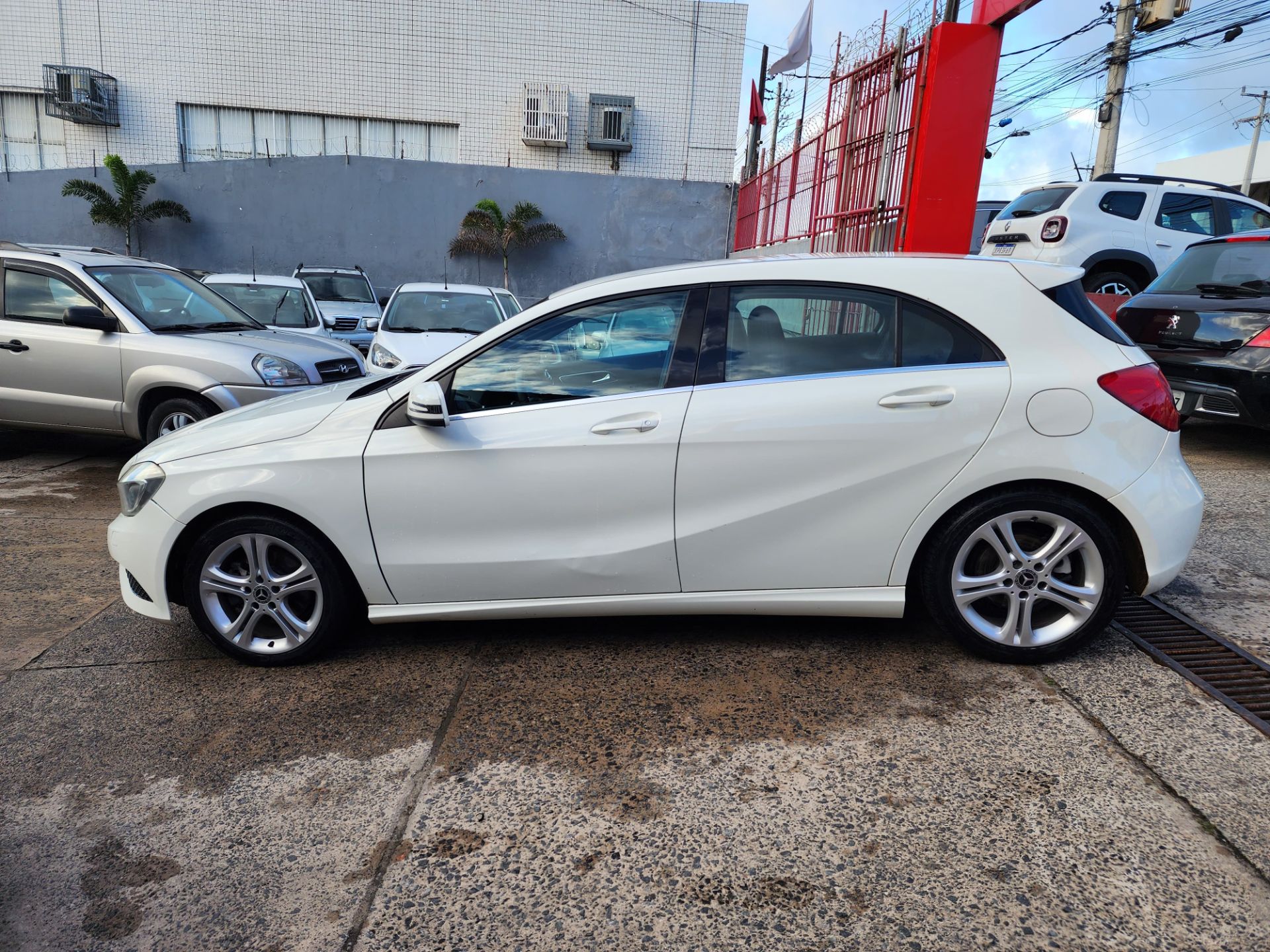 MERCEDES-BENZ a200turbo