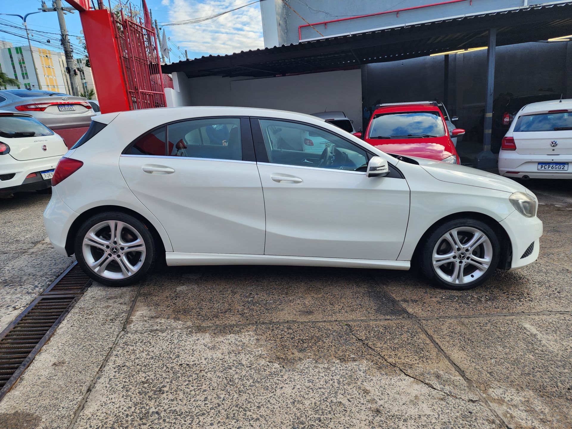 MERCEDES-BENZ a200turbo