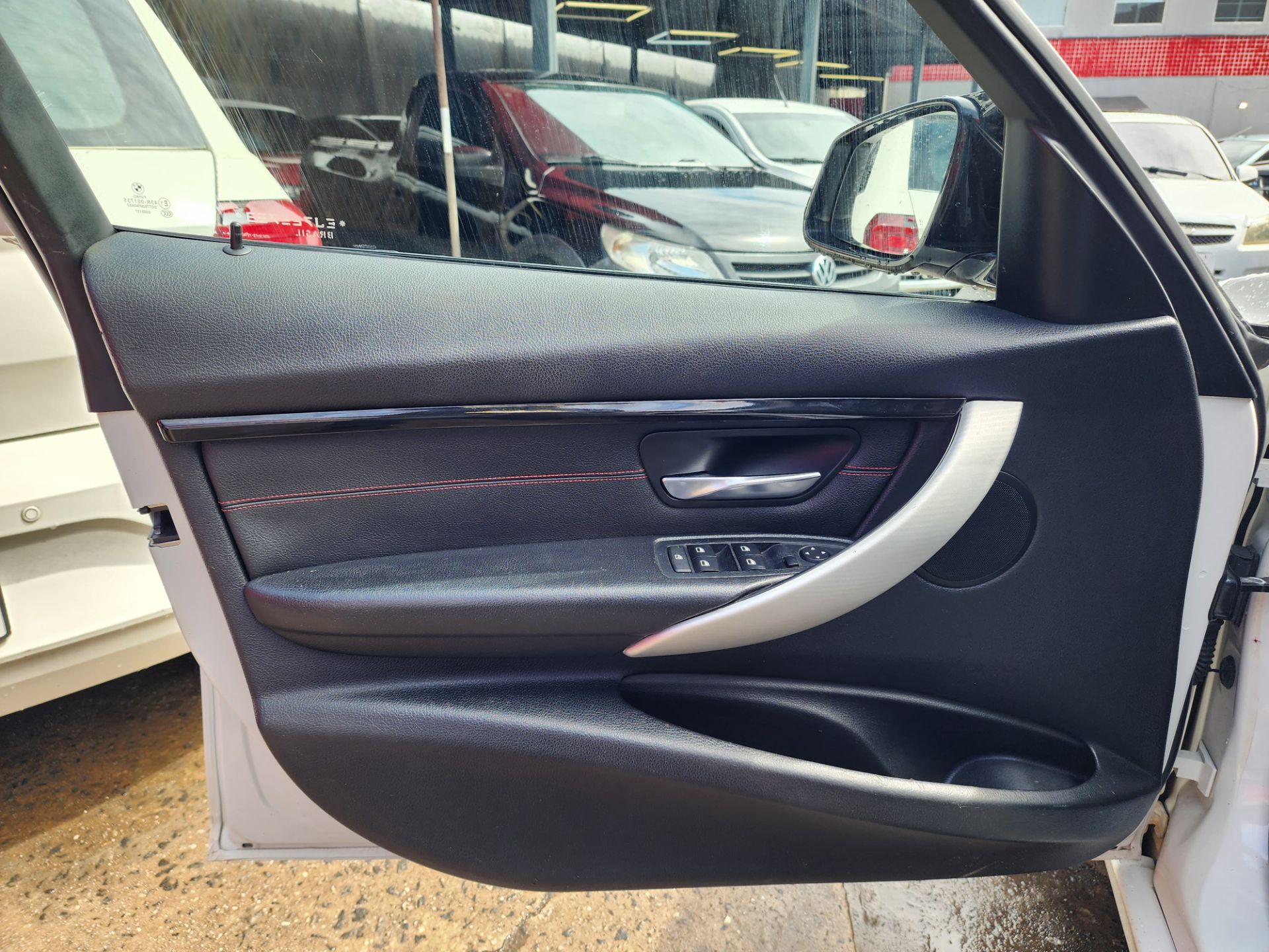 BMW 320i 3b11