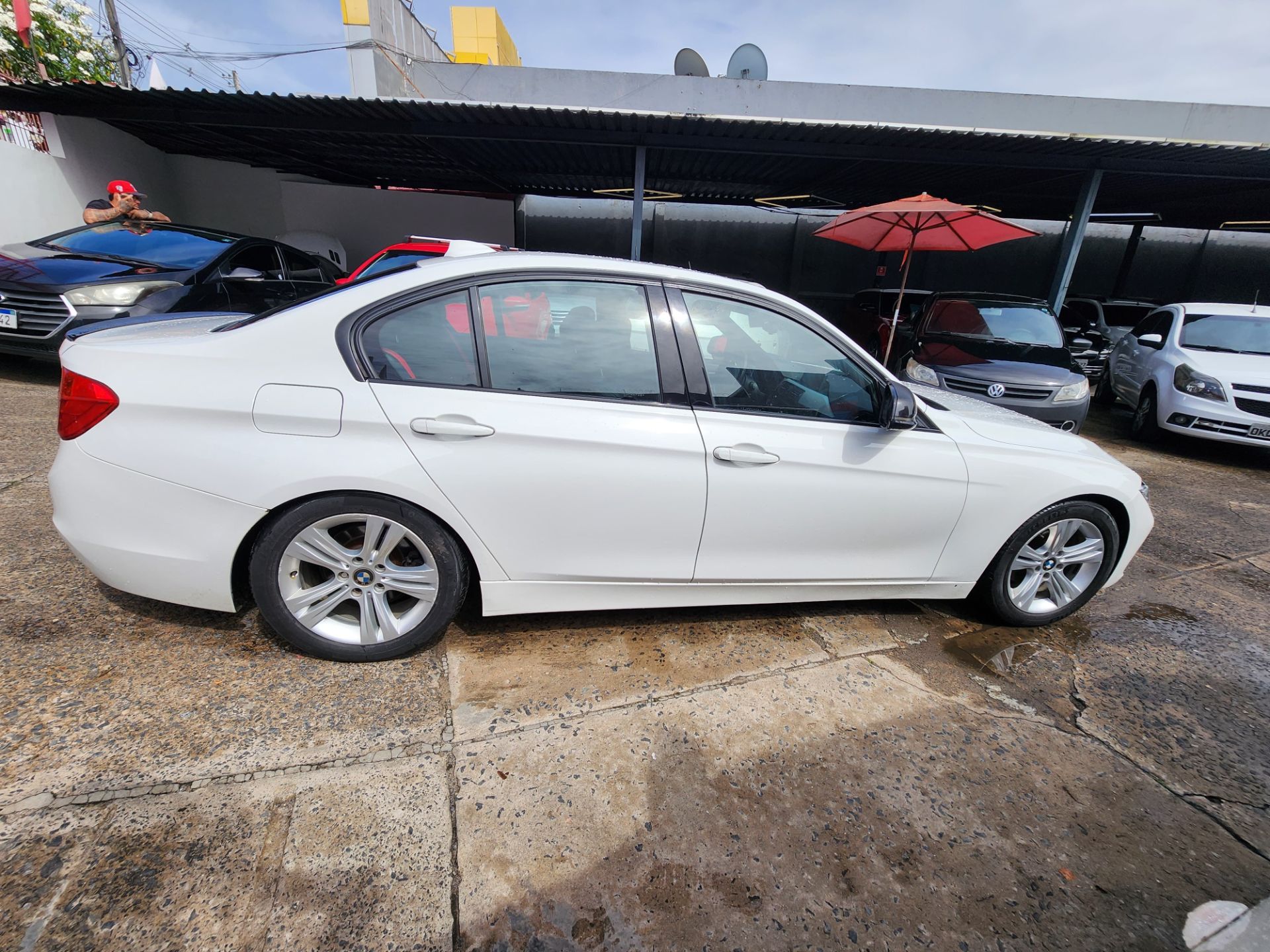 BMW 320i 3b11
