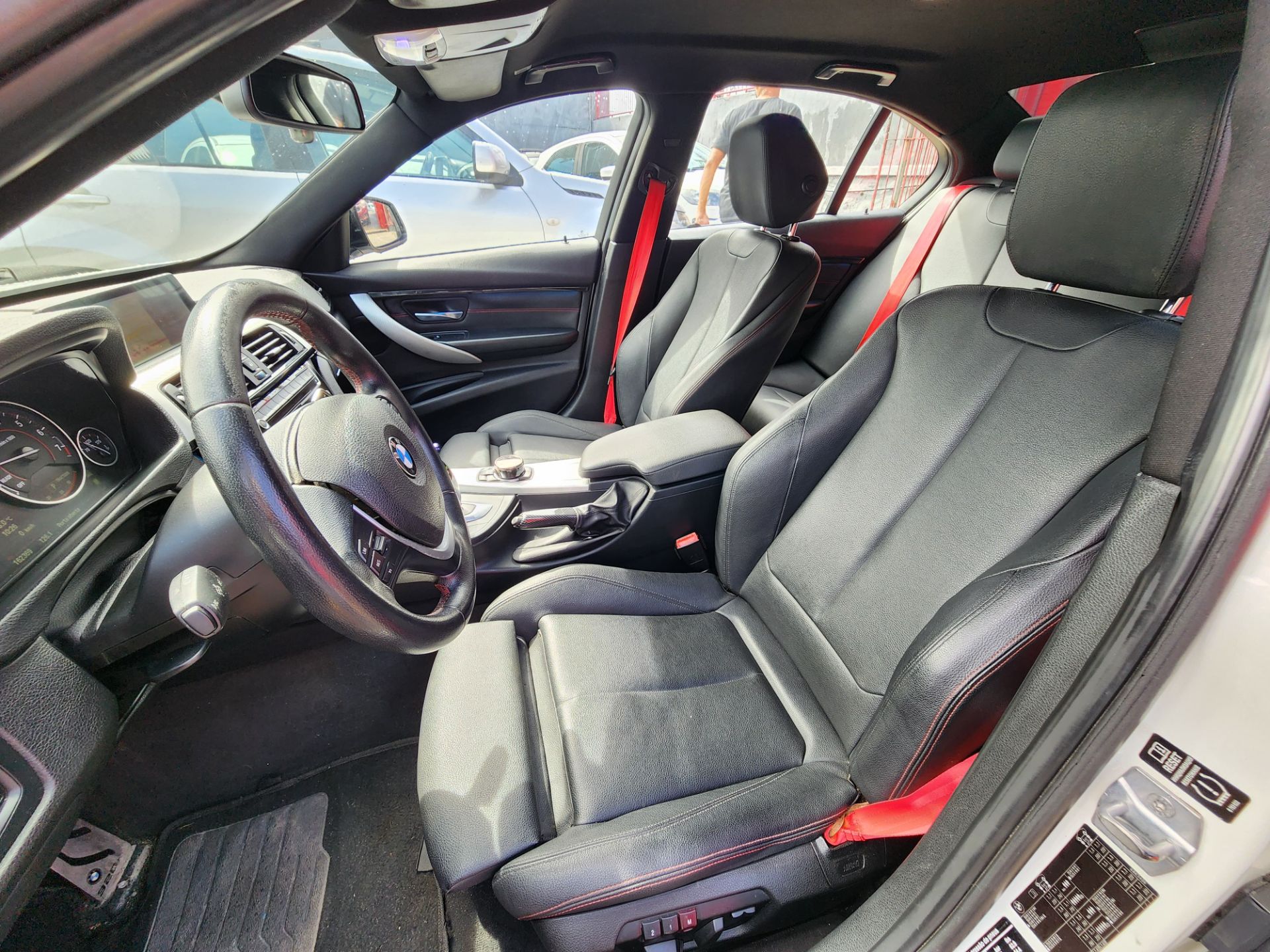 BMW 320i 3b11