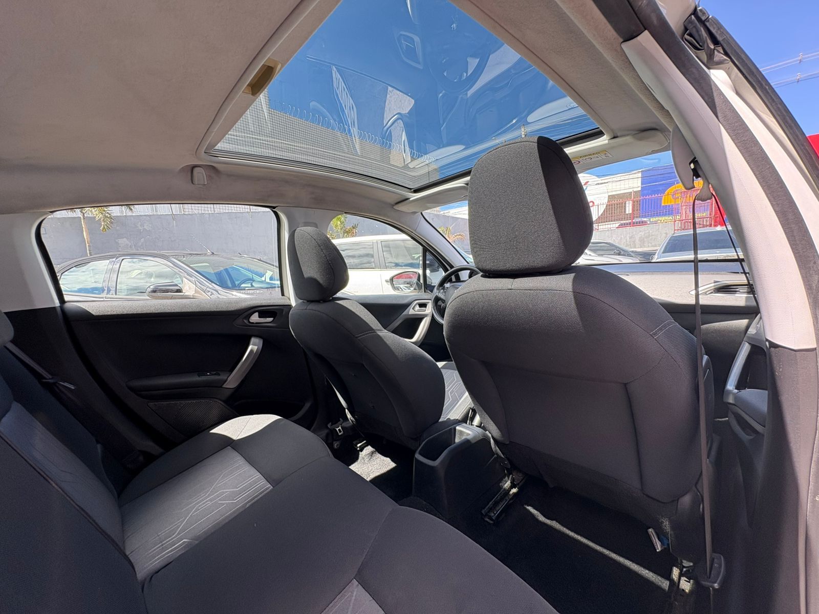 PEUGEOT 208 allure mt