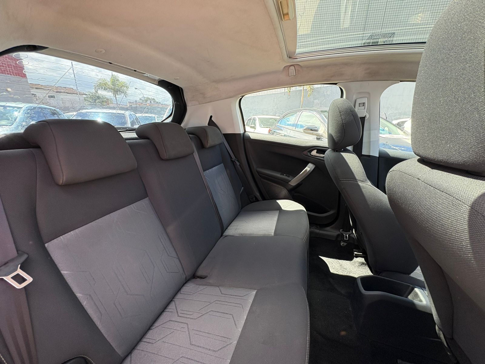 PEUGEOT 208 allure mt