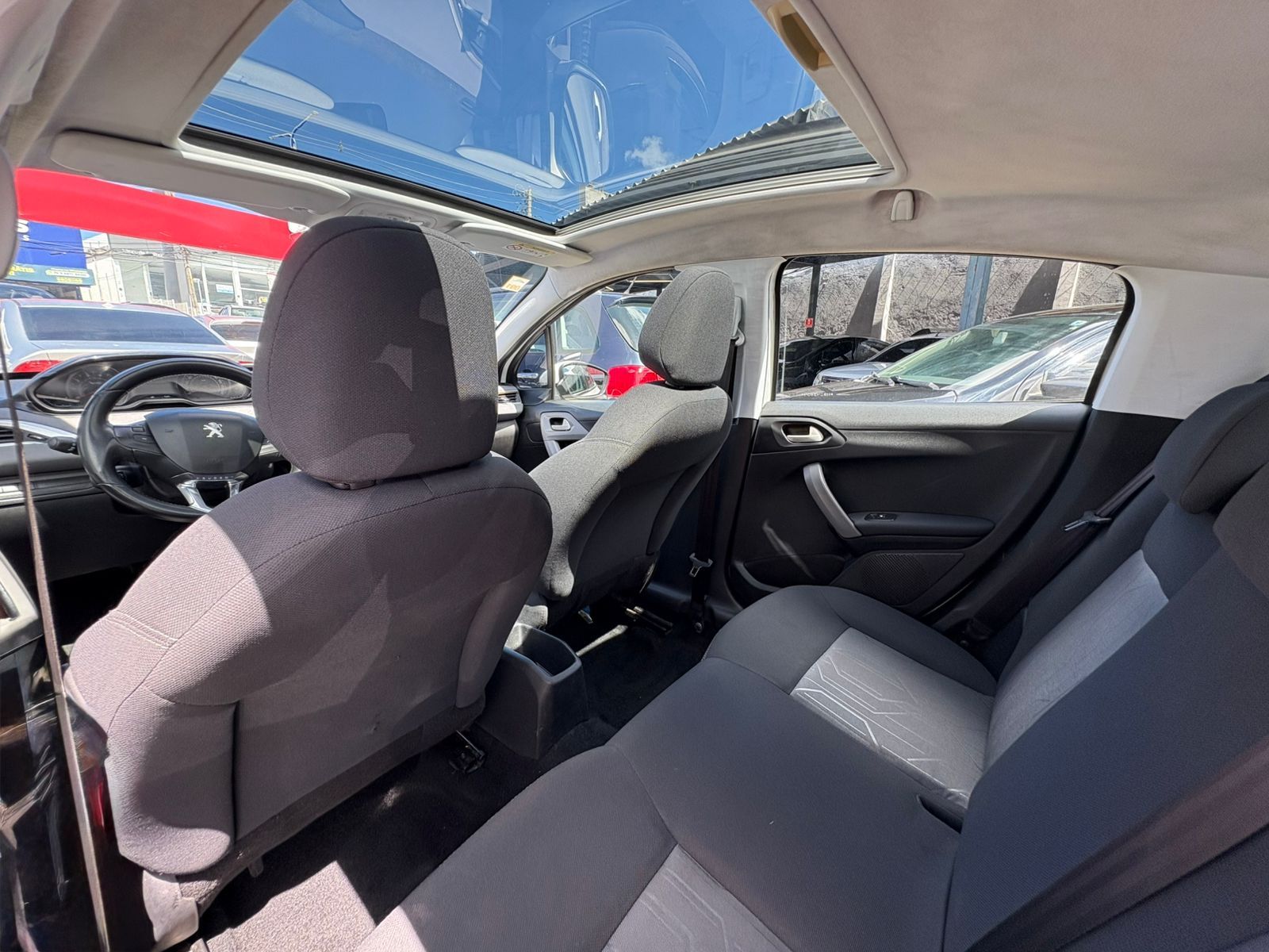 PEUGEOT 208 allure mt