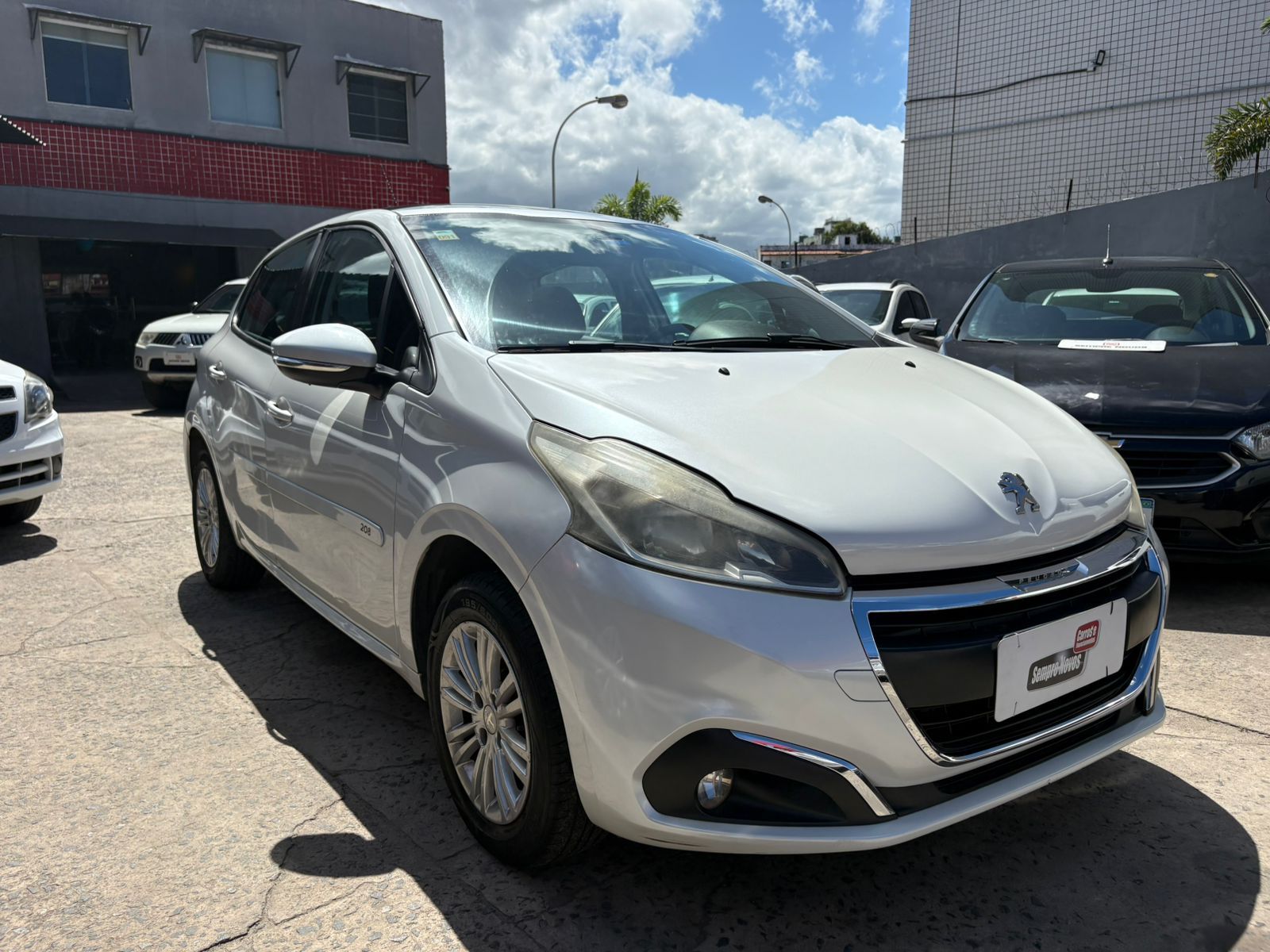 PEUGEOT 208 allure mt