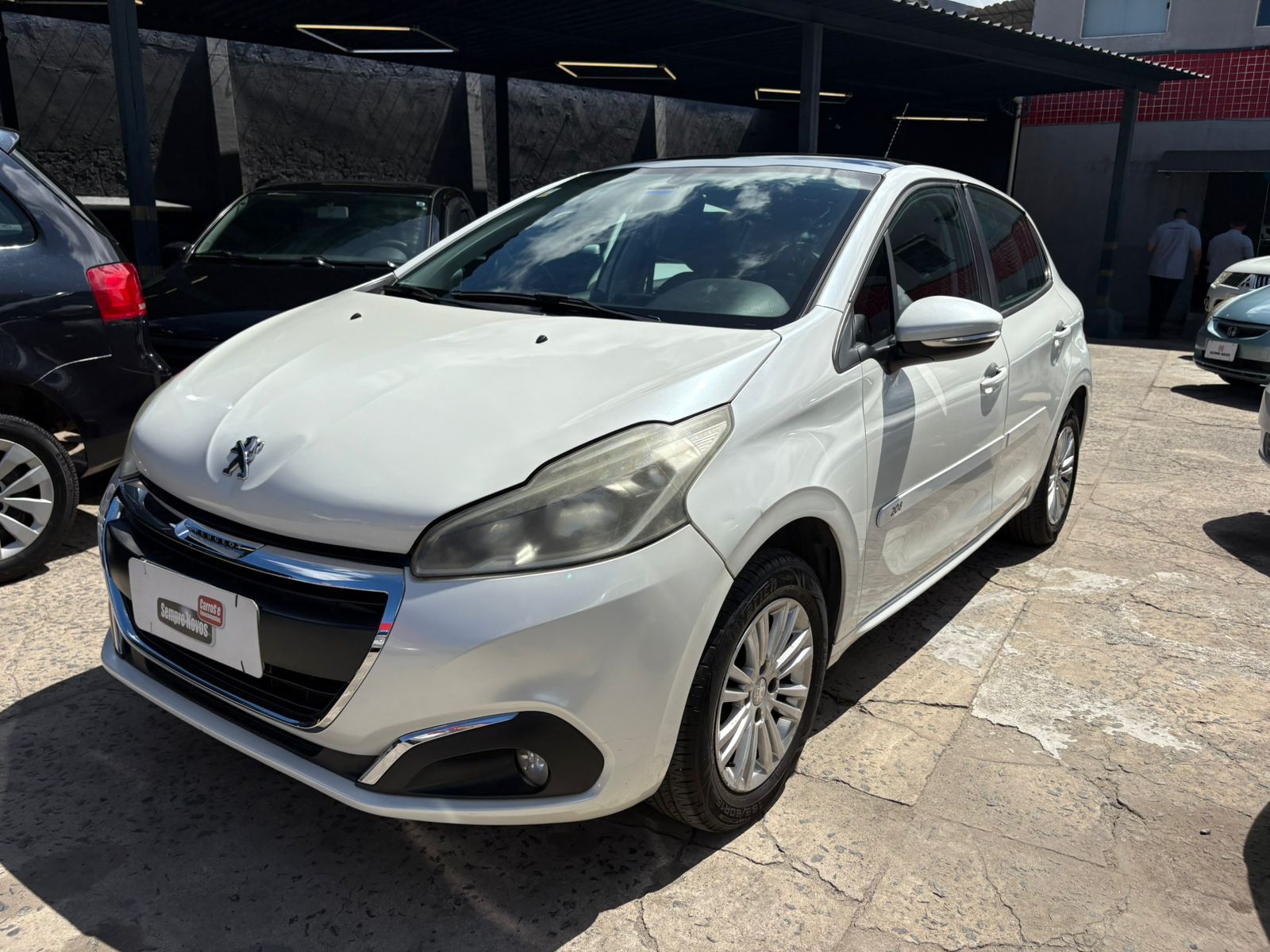 PEUGEOT 208 allure mt