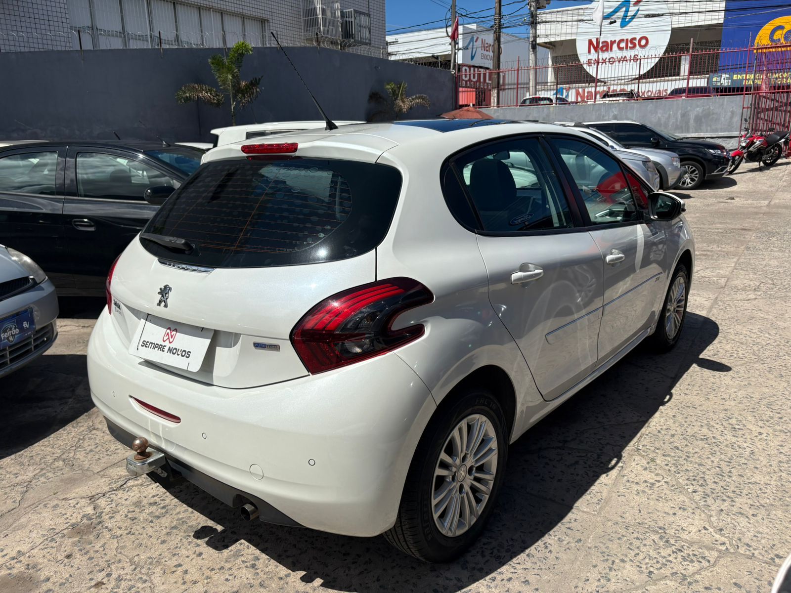 PEUGEOT 208 allure mt