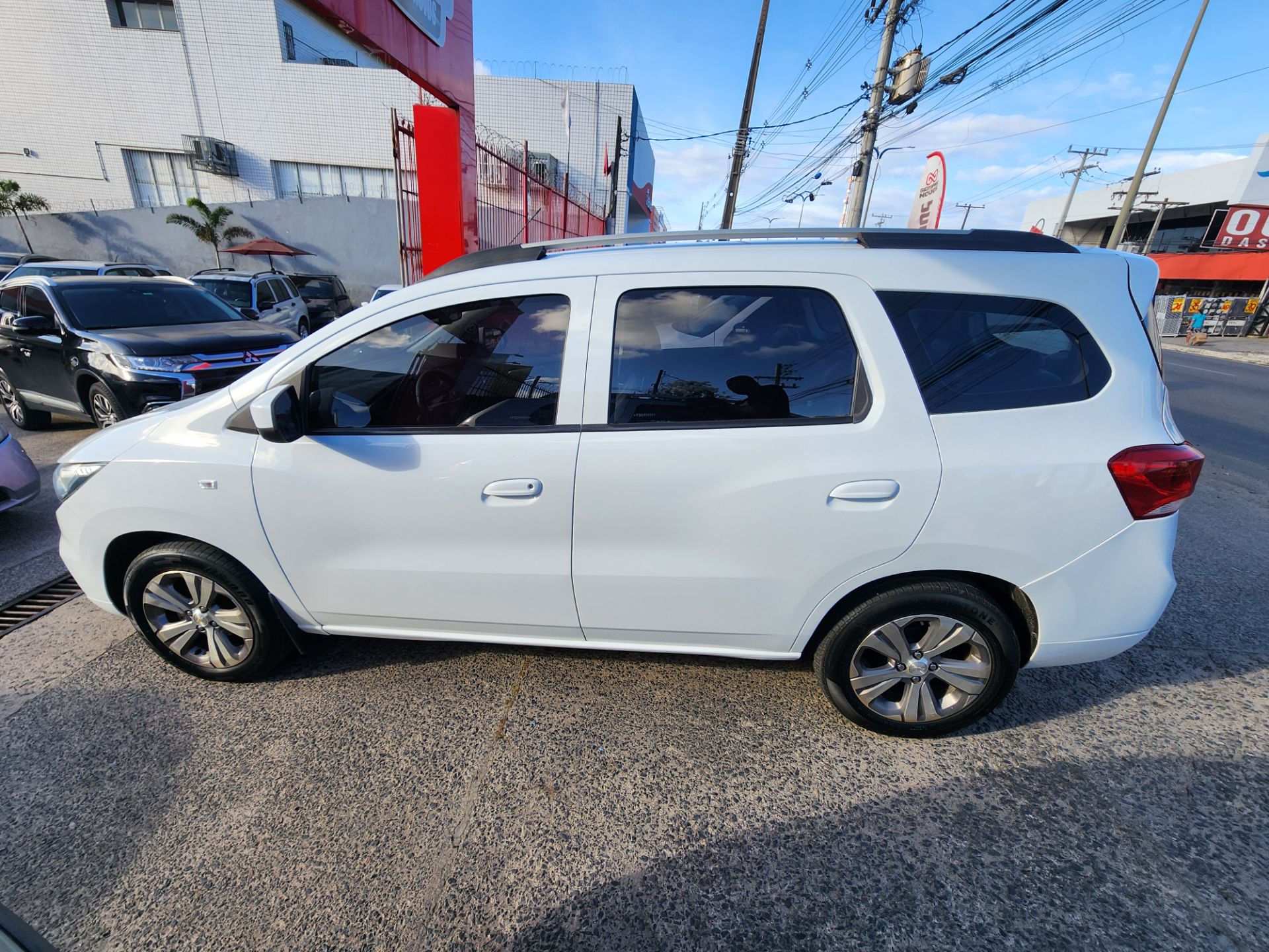 CHEVROLET spin 18l at premier