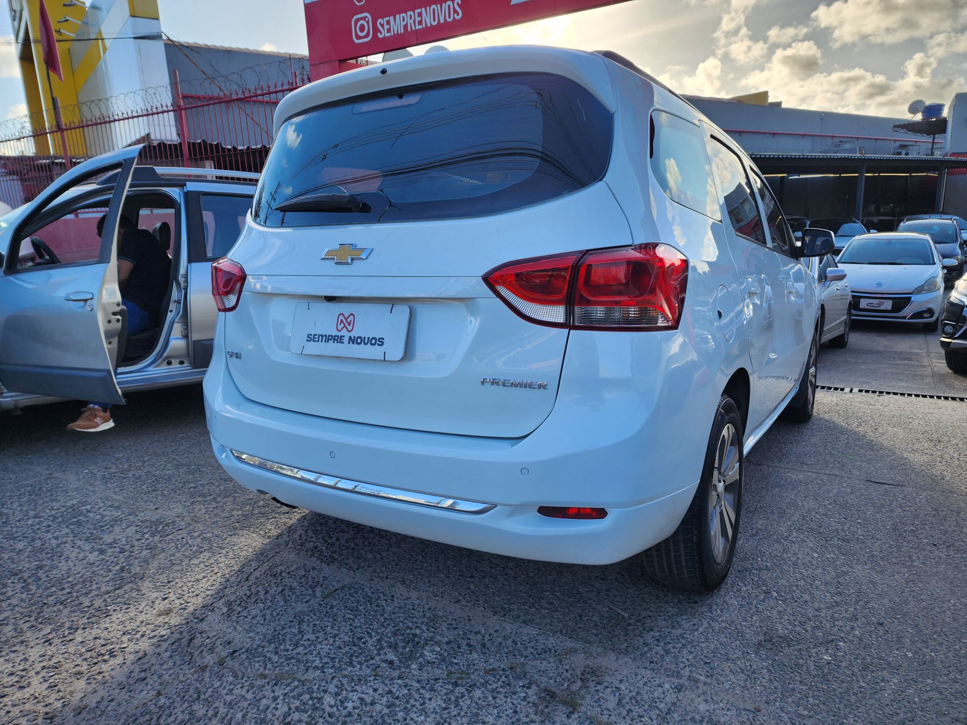 CHEVROLET spin 18l at premier