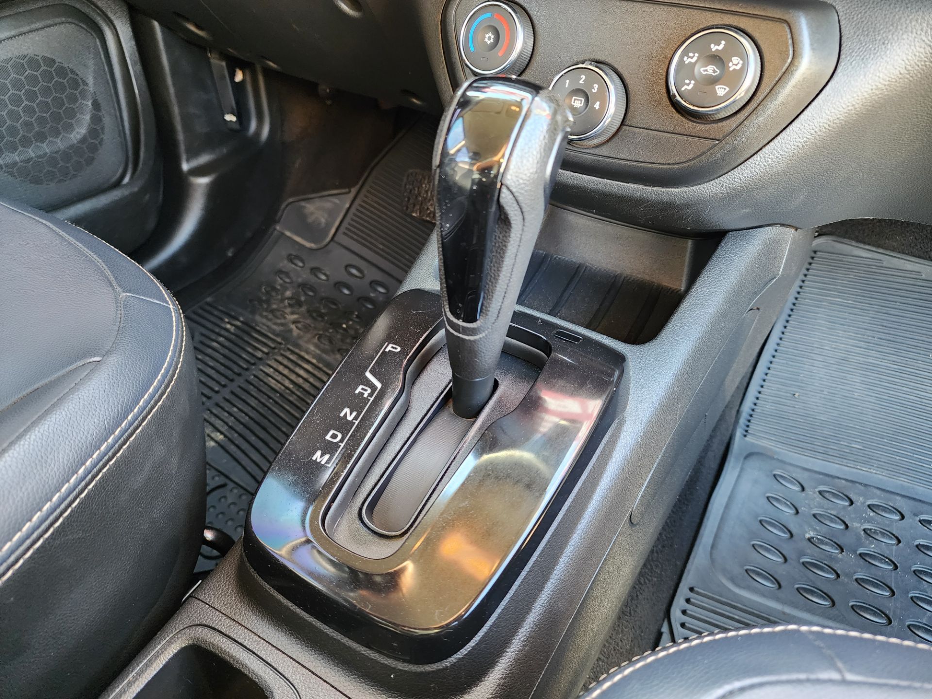 CHEVROLET spin 18l at premier