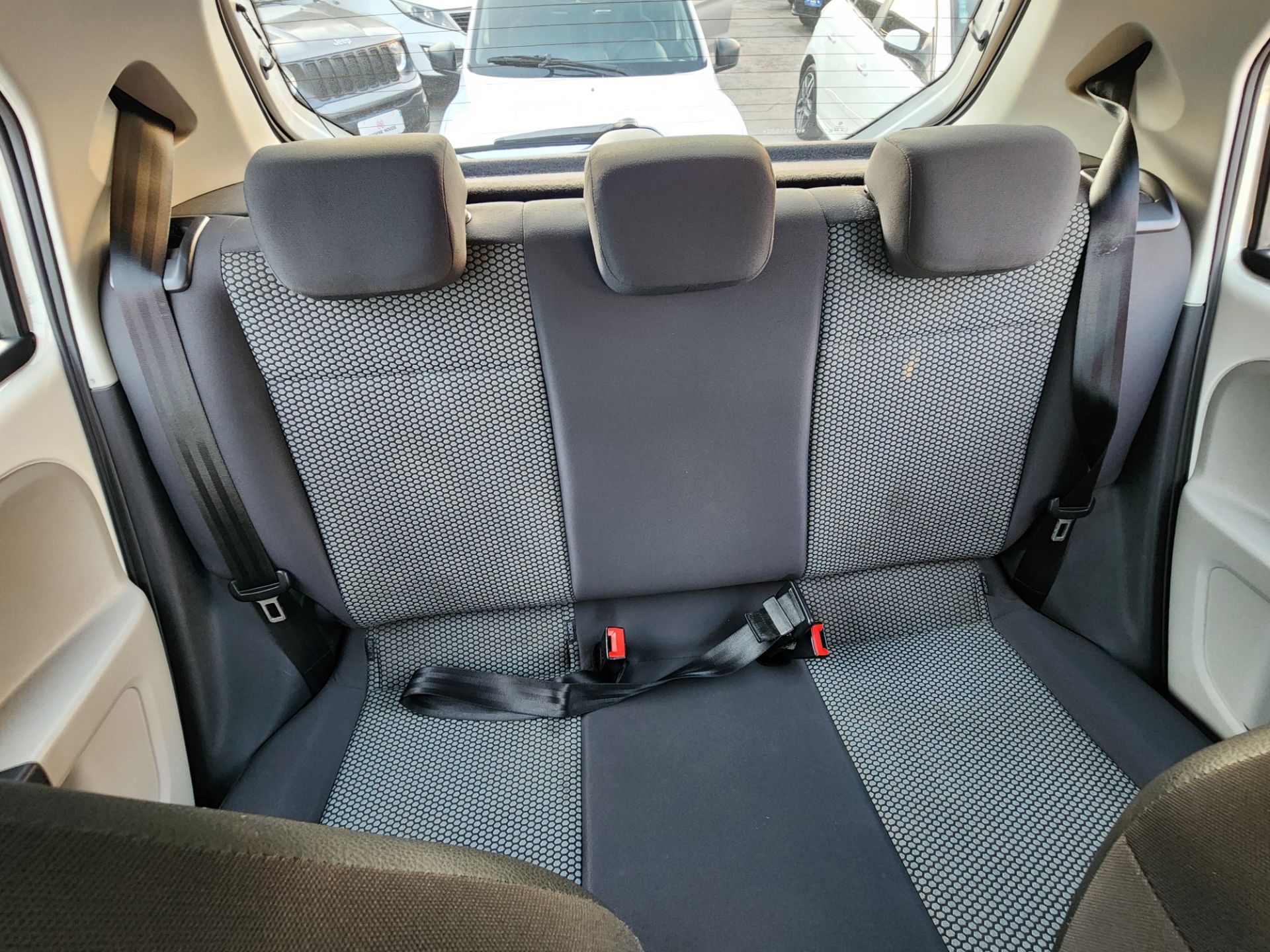 VOLKSWAGEN up move mdv tsi