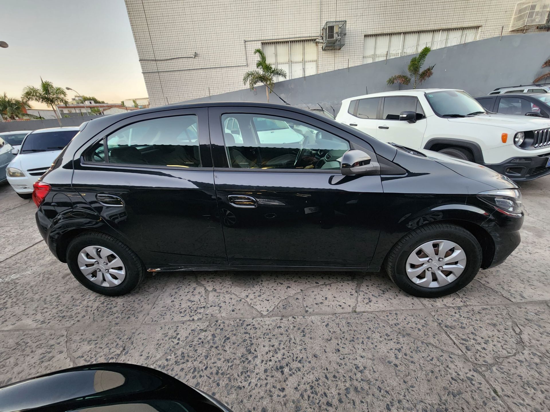 CHEVROLET onix lt 1.0 mecanico 4p