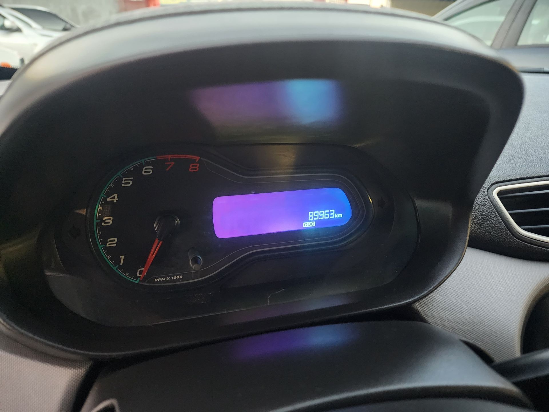 CHEVROLET onix lt 1.0 mecanico 4p