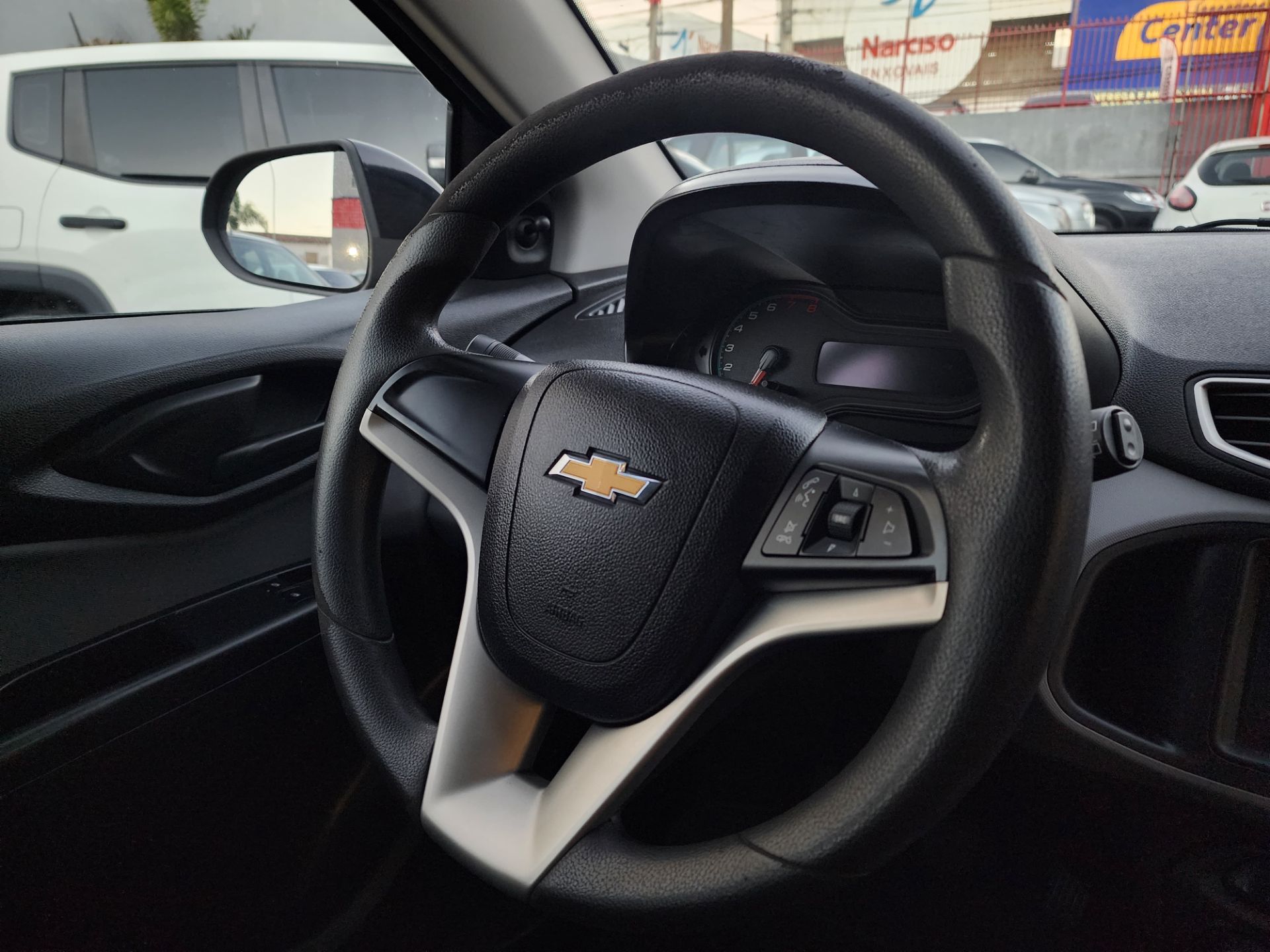 CHEVROLET onix lt 1.0 mecanico 4p