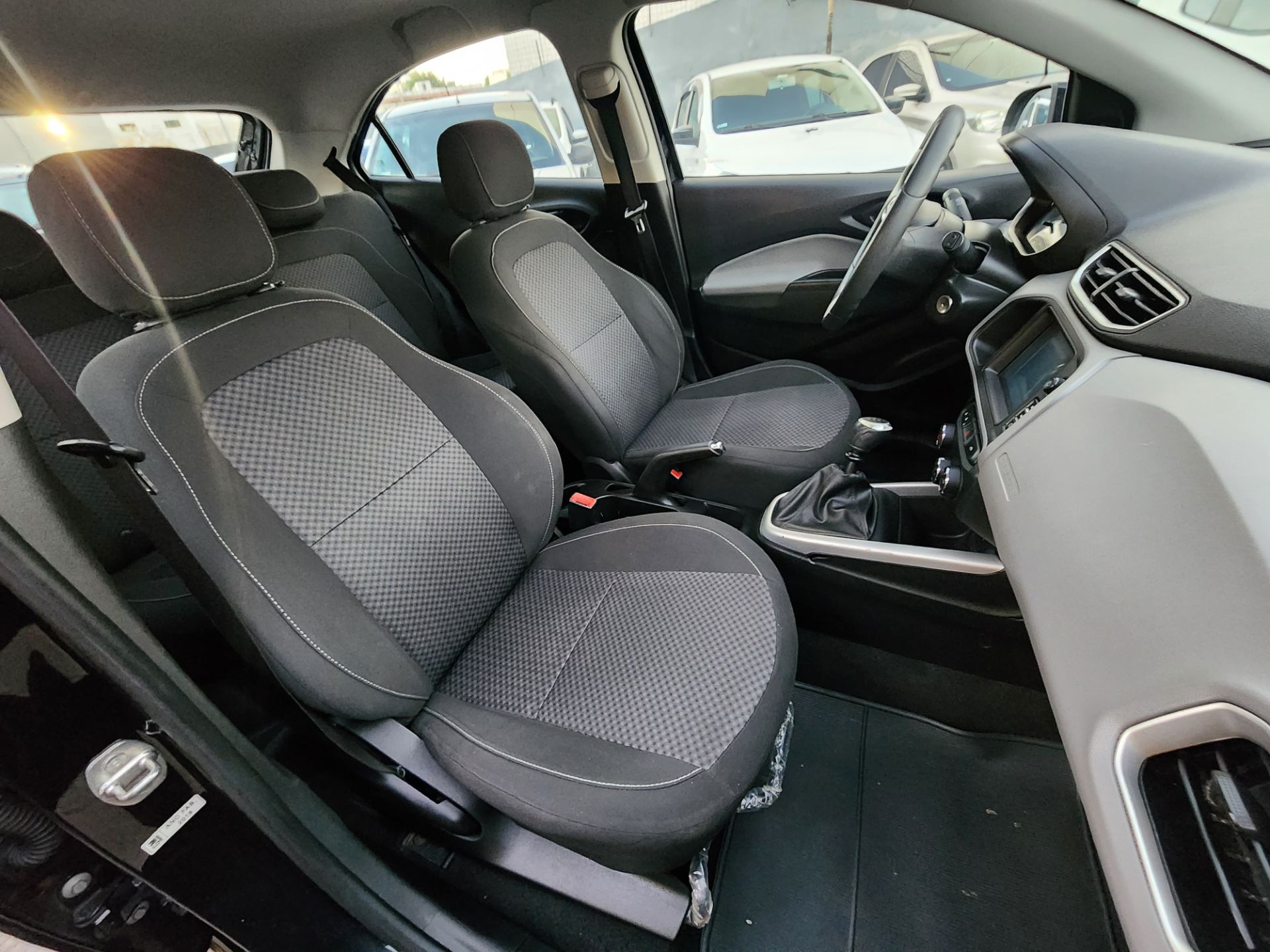 CHEVROLET onix lt 1.0 mecanico 4p