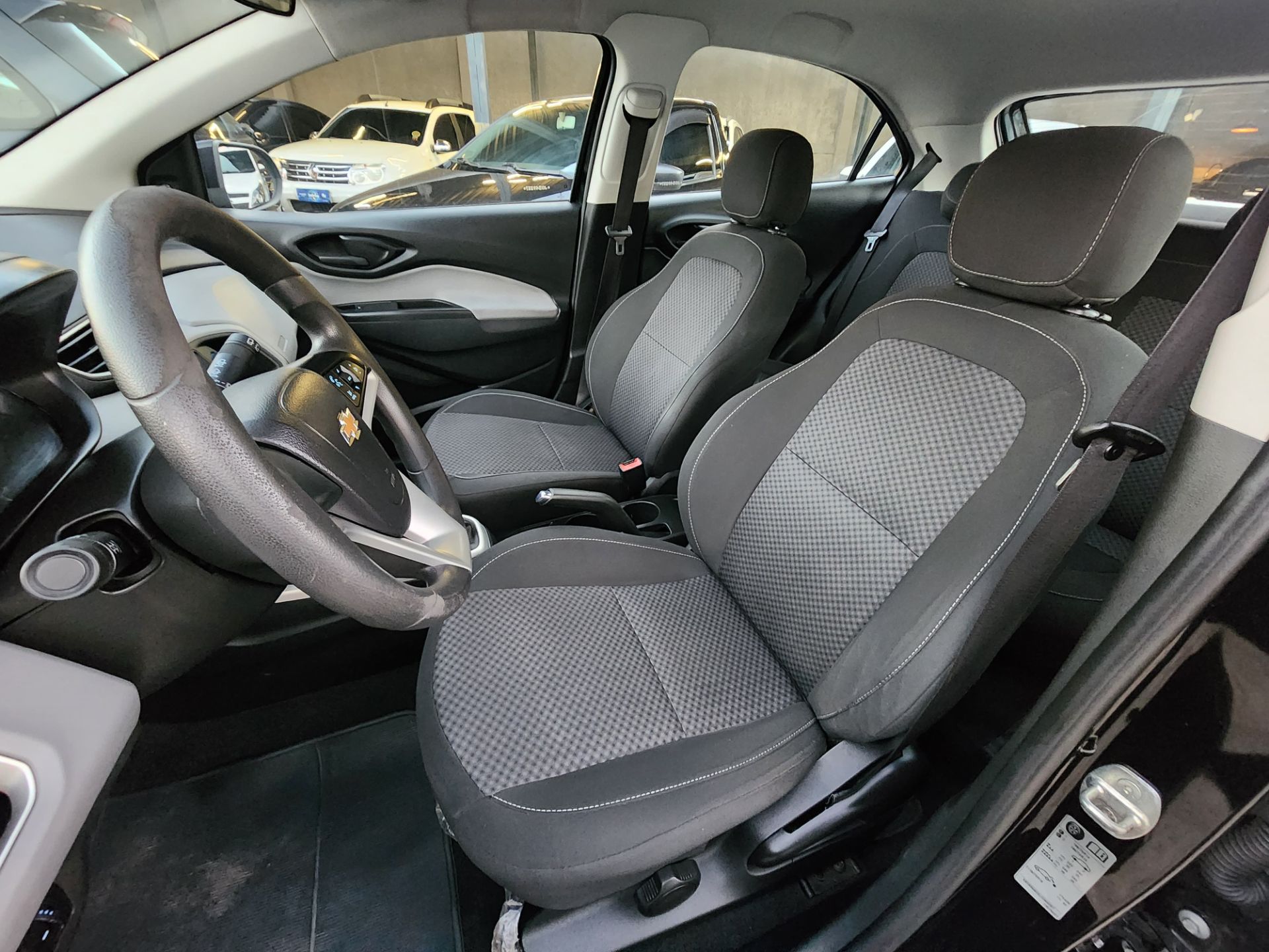 CHEVROLET onix lt 1.0 mecanico 4p