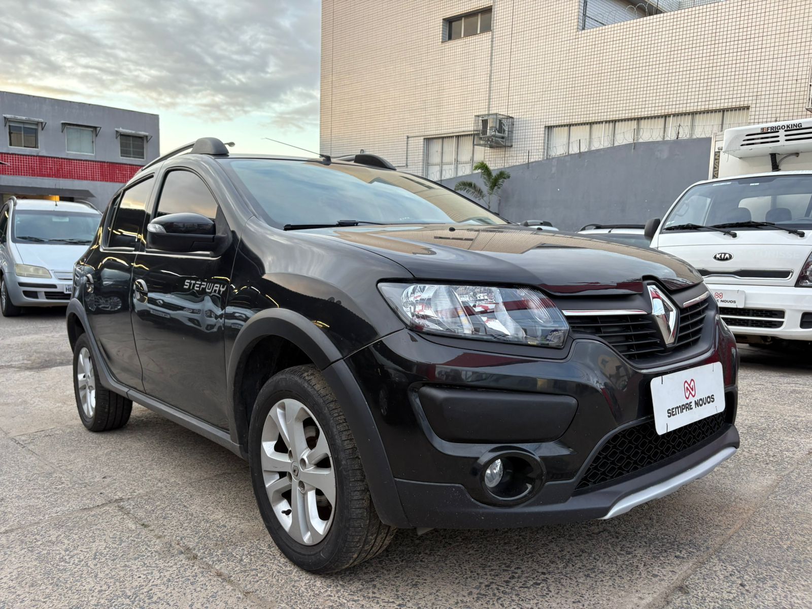 RENAULT sandero step 16r
