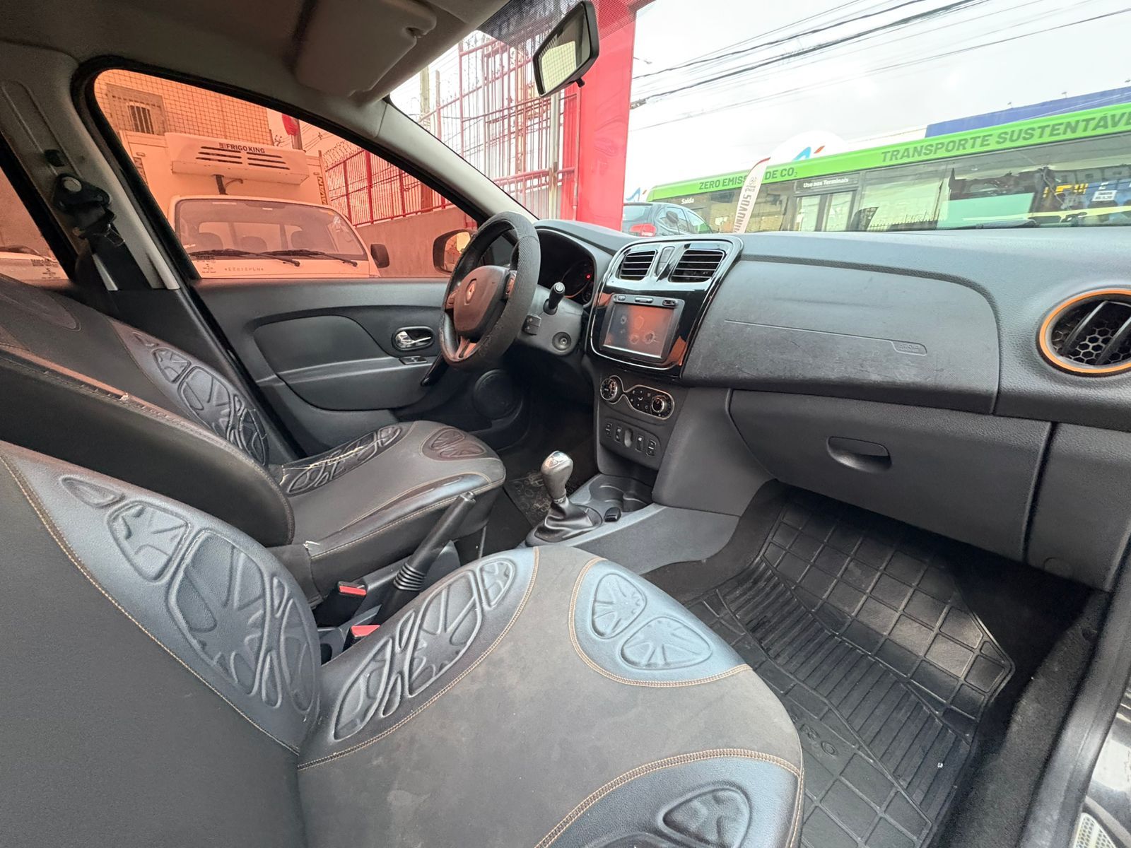 RENAULT sandero step 16r