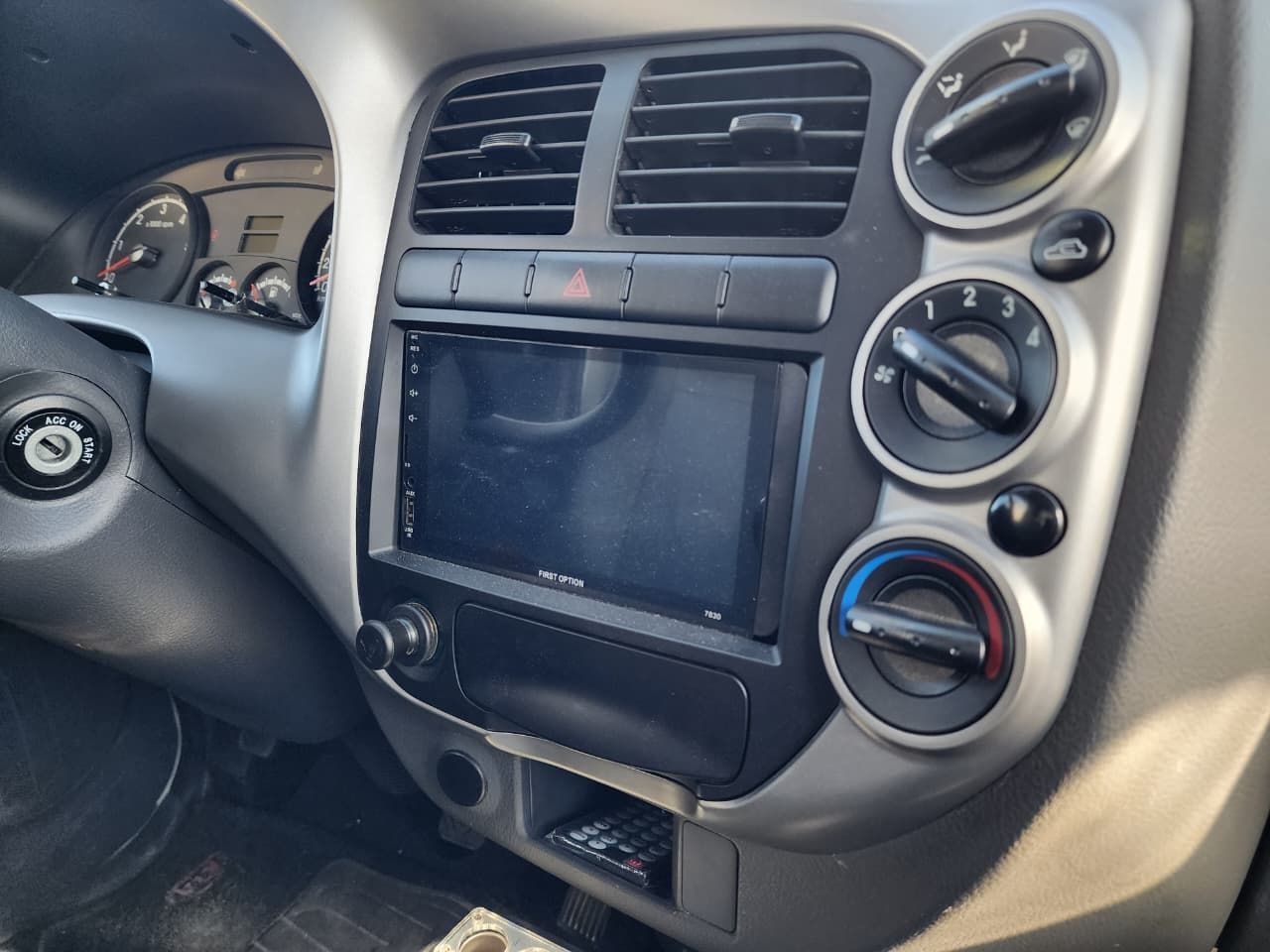 KIA uk2500 hd sc