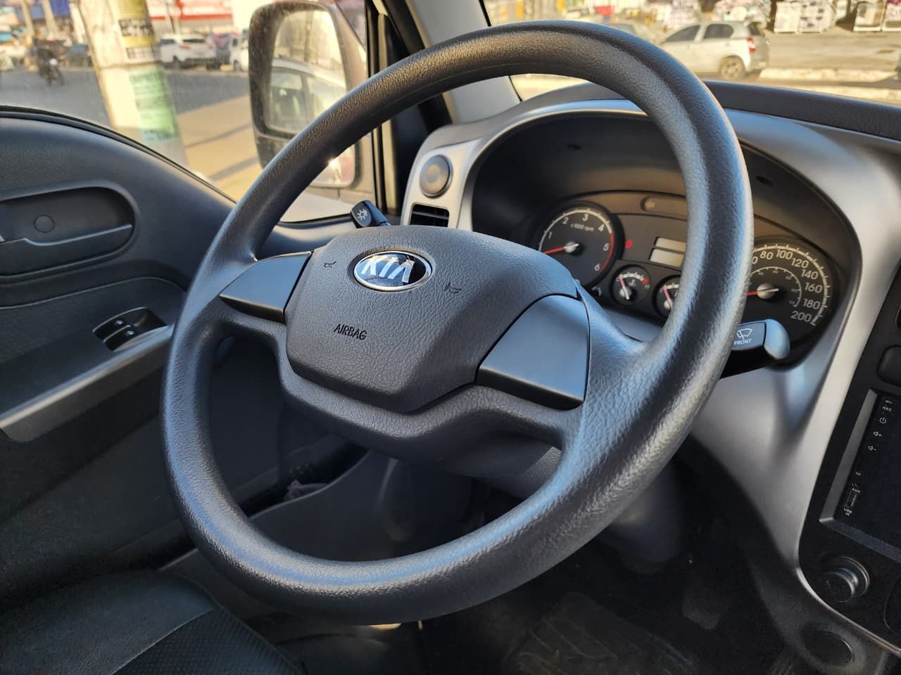 KIA uk2500 hd sc