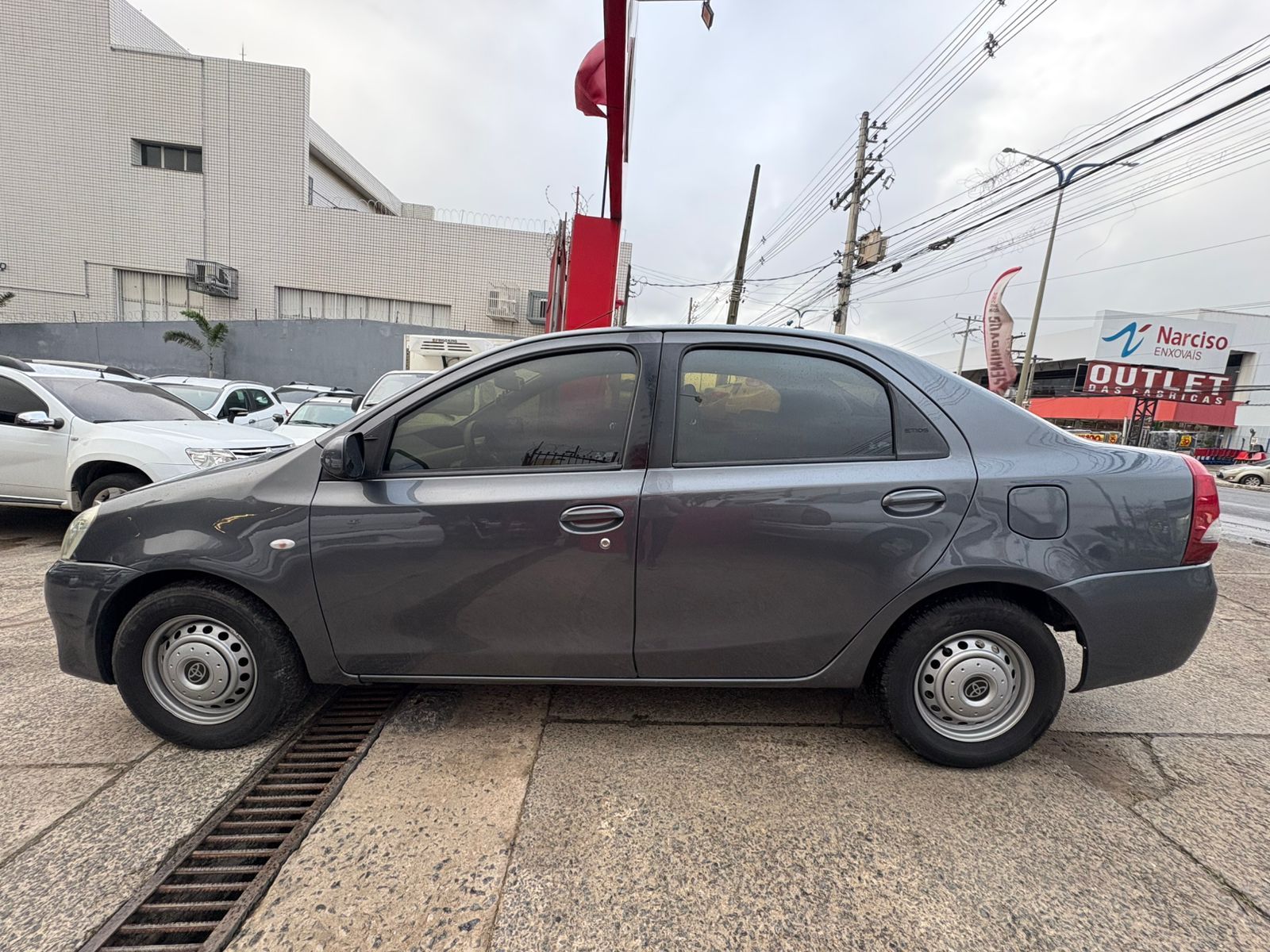 TOYOTA etios sd xs