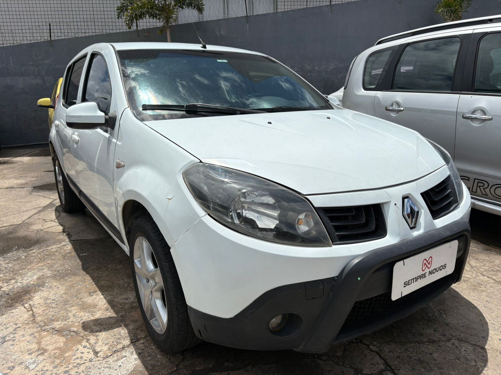 RENAULT sandero exp1016v