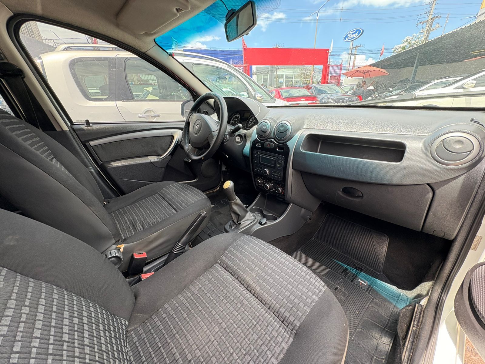 RENAULT sandero exp1016v